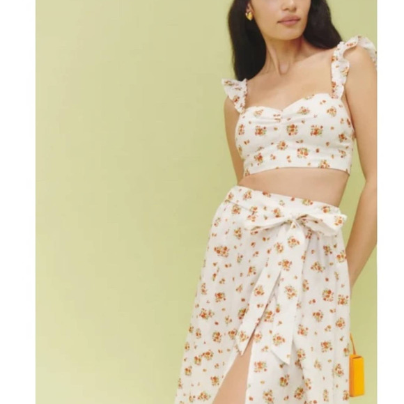 Reformation Lara Linen Floral Two Piece 8 - Picture 4 of 11